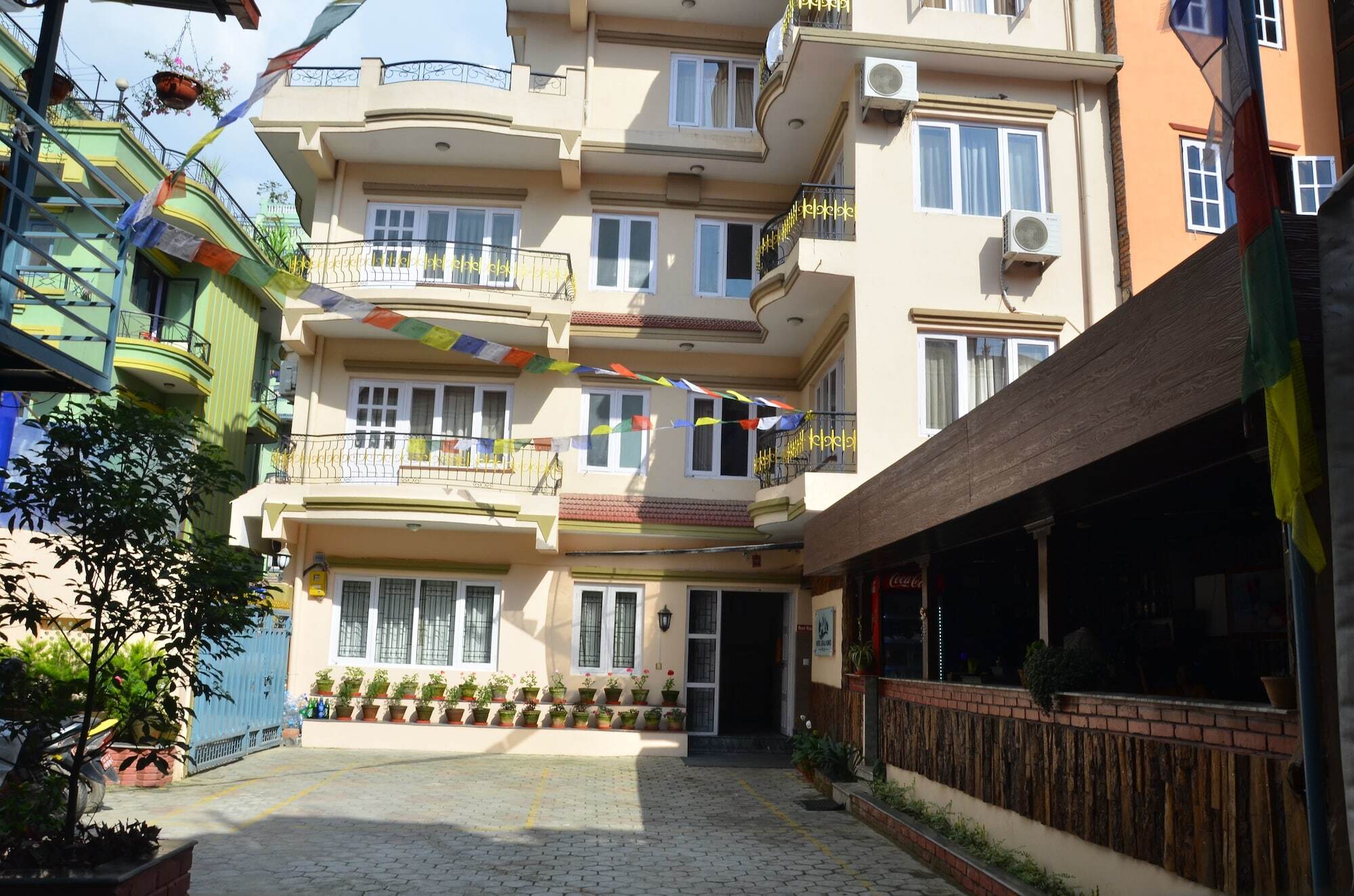 Oyo 720 Lekali Homes And Restaurant Kathmandu Exterior foto